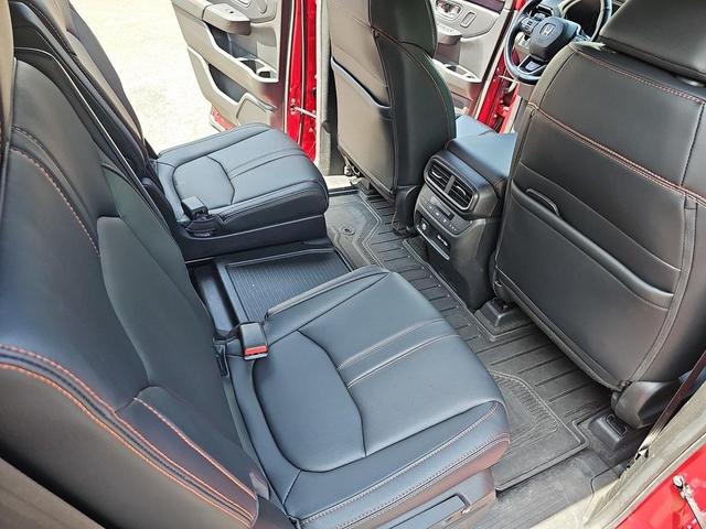Photo of 2023 Red Honda Pilot