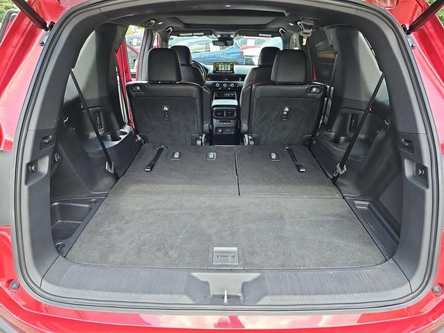 Photo of 2023 Red Honda Pilot