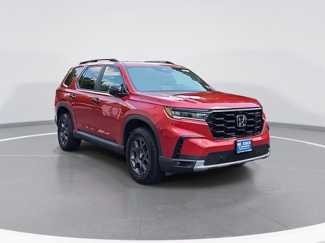 Photo of 2023 Red Honda Pilot