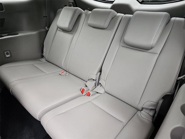 Photo of 2018 Silver Toyota Highlander