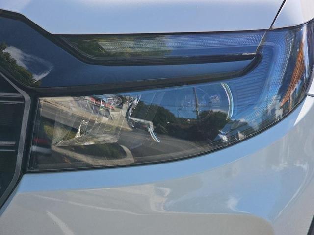 Photo of 2023 Platinum White Pearl Honda Passport