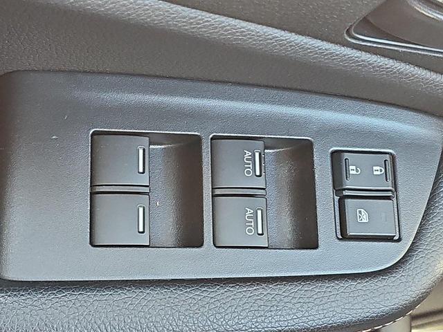 Photo of 2023 Platinum White Pearl Honda Passport