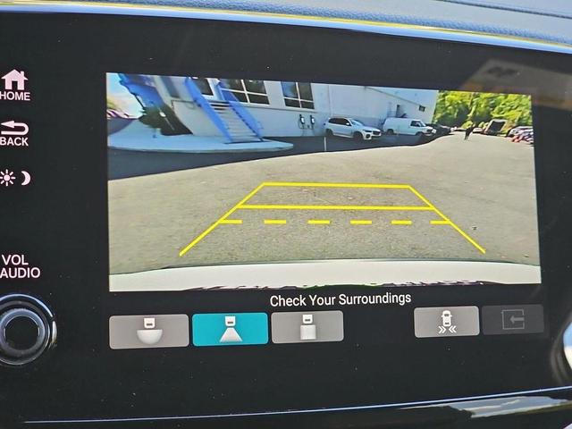 Photo of 2023 Platinum White Pearl Honda Passport