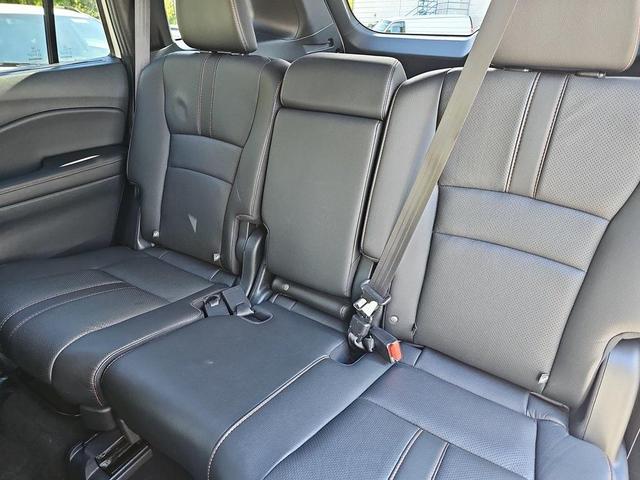 Photo of 2023 Platinum White Pearl Honda Passport
