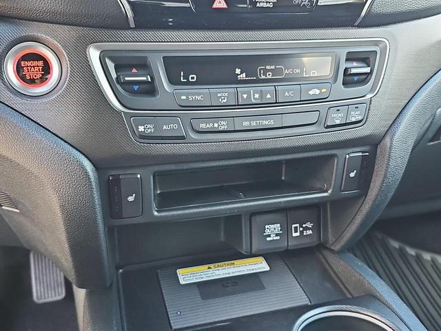 Photo of 2023 Platinum White Pearl Honda Passport