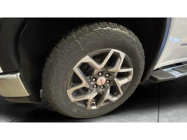 Photo of 2025 Summit White GMC Sierra 1500