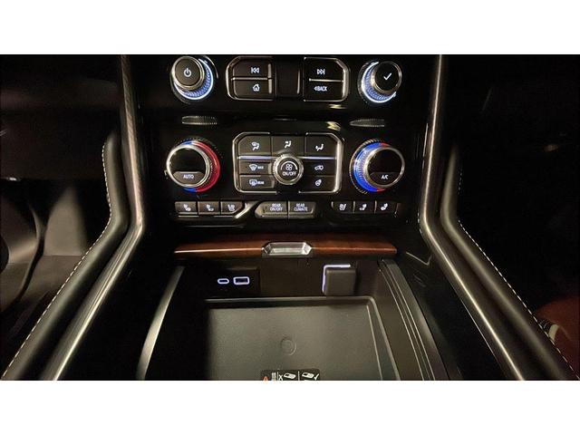Photo of 2024 White GMC Yukon XL