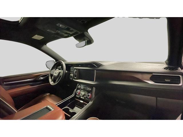 Photo of 2024 White GMC Yukon XL