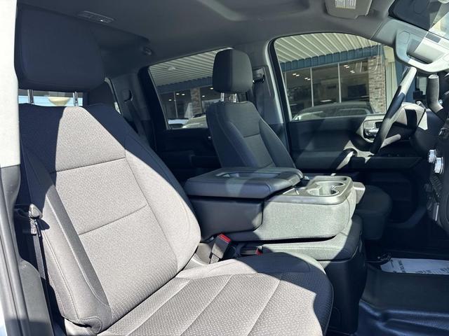 Photo of 2024 Summit White GMC Sierra 2500