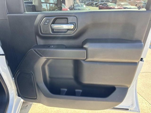 Photo of 2024 Summit White GMC Sierra 2500