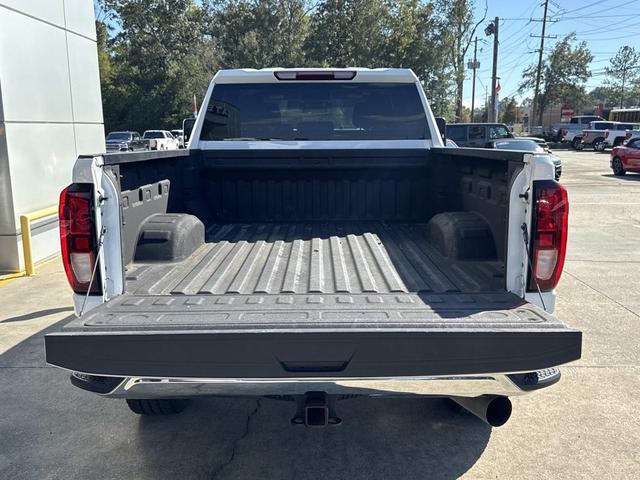 Photo of 2024 Summit White GMC Sierra 2500