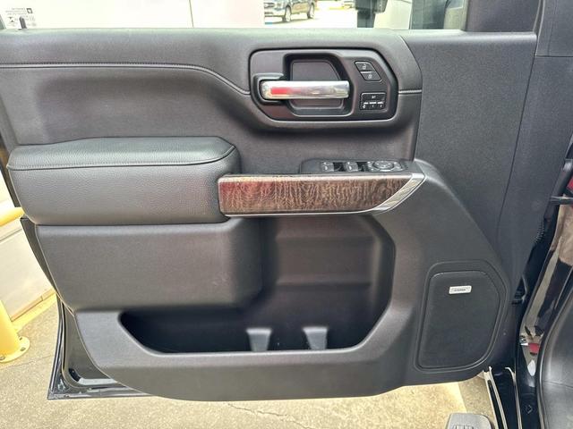 Photo of 2020 Onyx Black GMC Sierra 3500