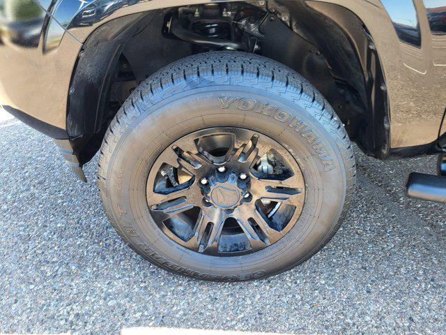 Photo of 2020 Midnight Black Metallic Toyota Tacoma
