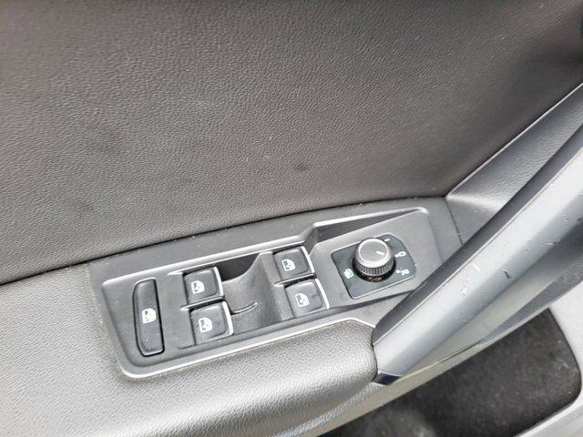 Photo of 2019 Pure White Volkswagen Tiguan