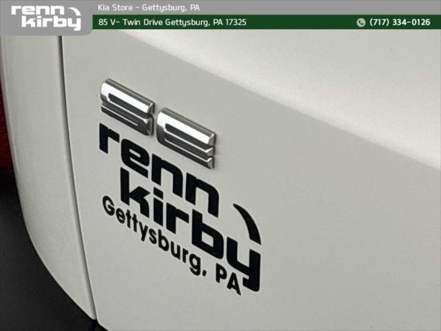 Photo of 2020 Oxford White Ford Escape