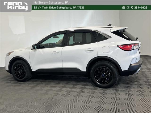 Photo of 2020 Oxford White Ford Escape