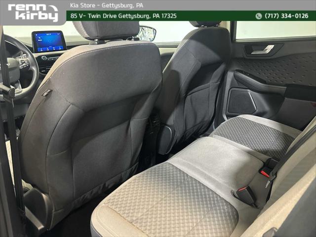 Photo of 2020 Oxford White Ford Escape