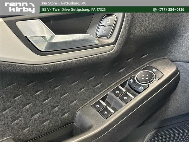 Photo of 2020 Oxford White Ford Escape