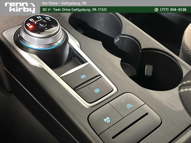 Photo of 2020 Oxford White Ford Escape