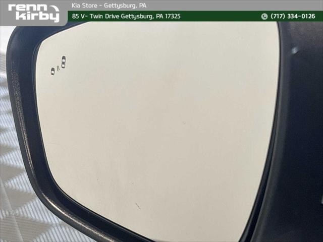 Photo of 2020 Oxford White Ford Escape