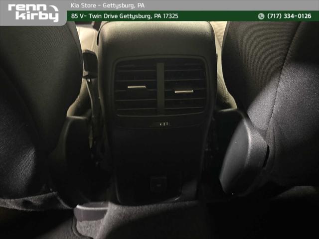 Photo of 2020 Oxford White Ford Escape