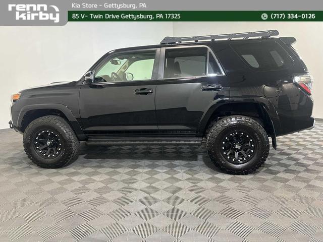 Photo of 2014 Black Toyota 4Runner