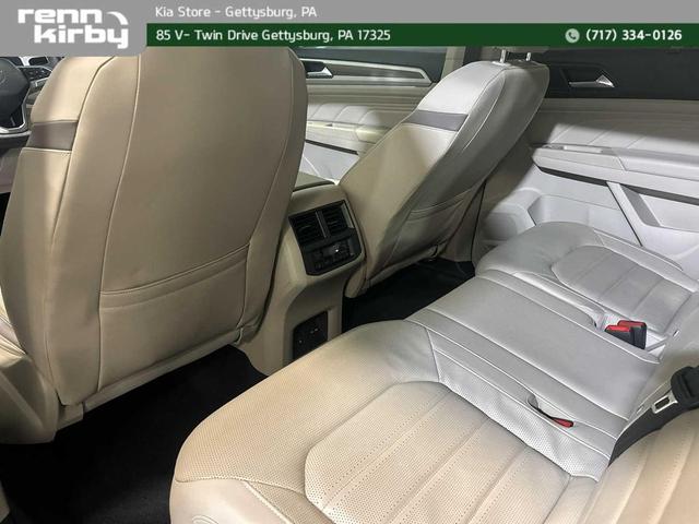 Photo of 2021 Pure White Volkswagen Atlas