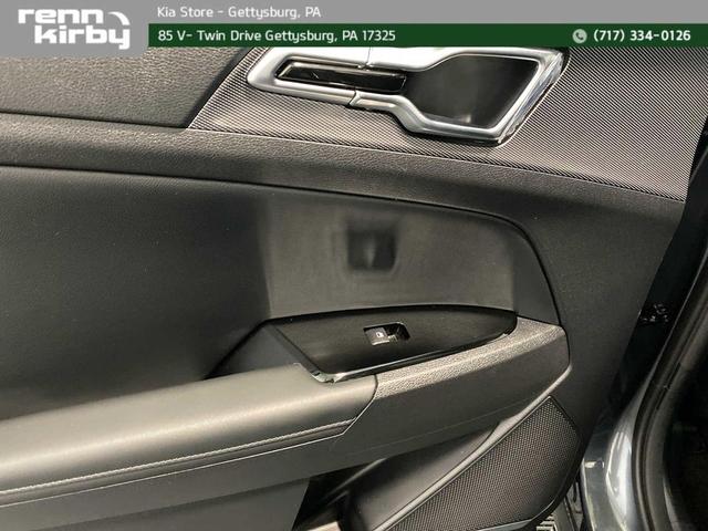 Photo of 2024 Gravity Gray Kia Sportage Hybrid