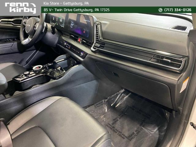 Photo of 2025 Snow White Pearl Kia Sportage Hybrid
