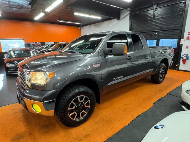 Photo of 2011 Silver Toyota Tundra