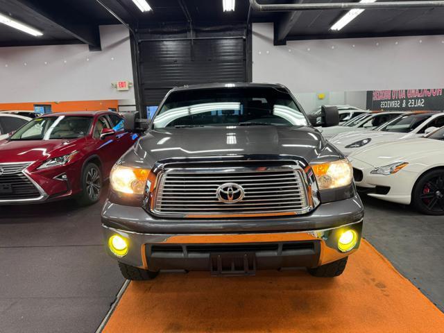 Photo of 2011 Silver Toyota Tundra