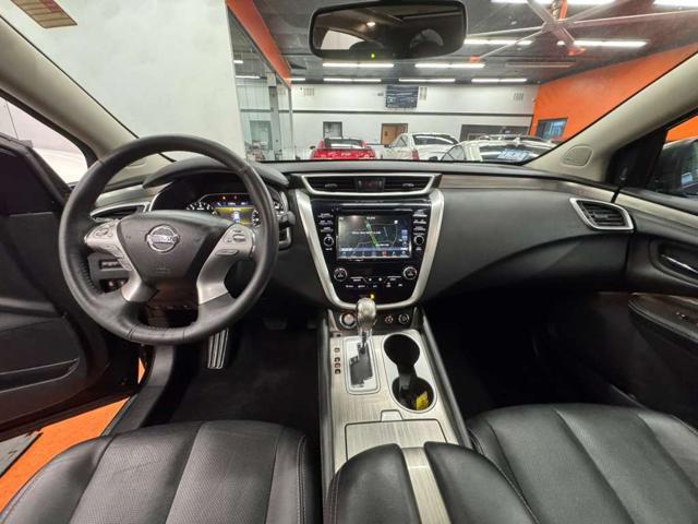 Photo of 2017 Magnetic Black Metallic Nissan Murano