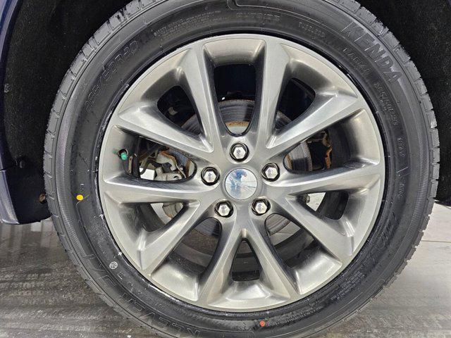 Photo of 2018 Blu By You Pearlcoat Dodge Durango