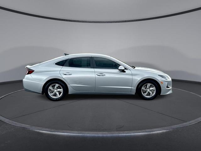 Photo of 2022 Shimmering Silver Pearl Hyundai SONATA