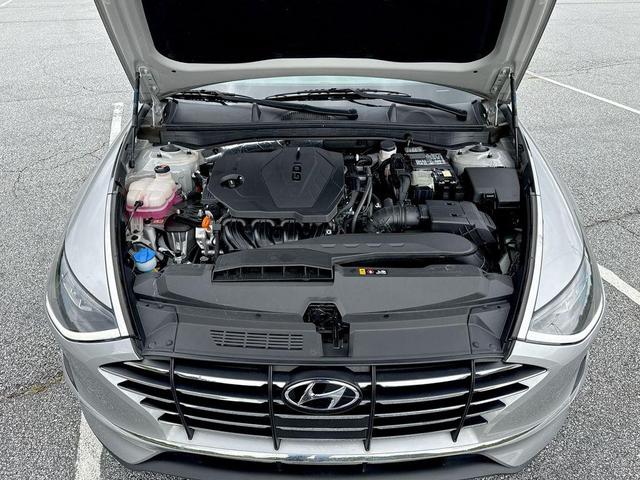 Photo of 2022 Shimmering Silver Pearl Hyundai SONATA