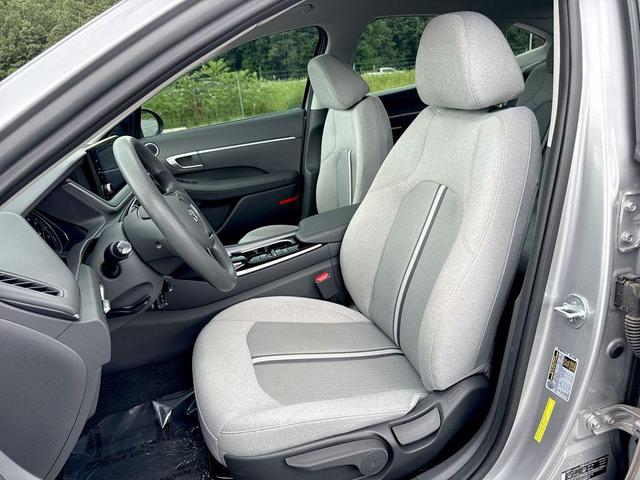 Photo of 2022 Shimmering Silver Pearl Hyundai SONATA