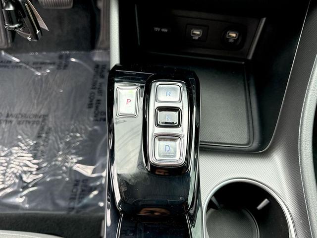 Photo of 2022 Shimmering Silver Pearl Hyundai SONATA