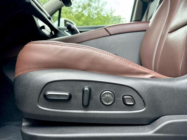 Photo of 2020 White Frost Tri-Coat Buick Enclave