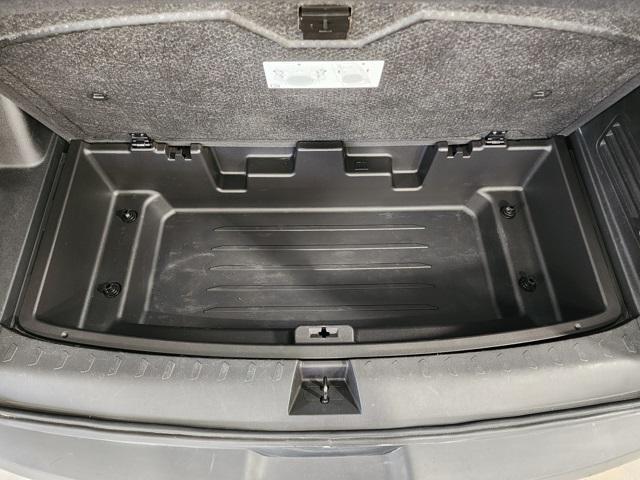 Photo of 2021 Graphite Metallic Chevrolet Traverse