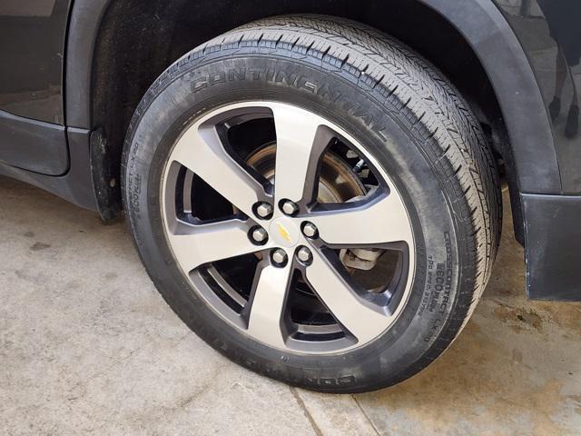 Photo of 2021 Graphite Metallic Chevrolet Traverse
