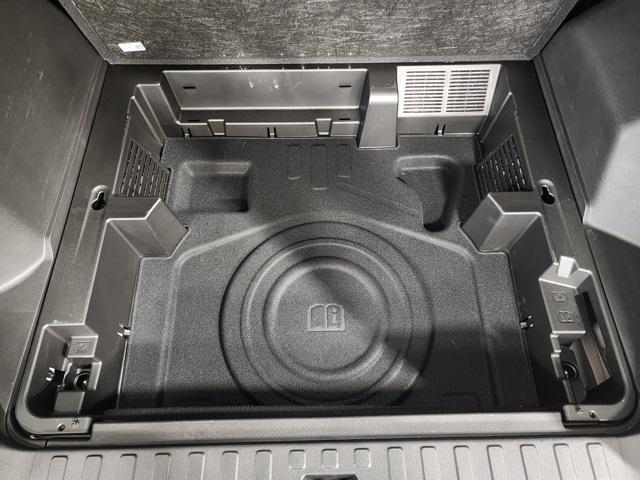 Photo of 2024 Summit White GMC Terrain