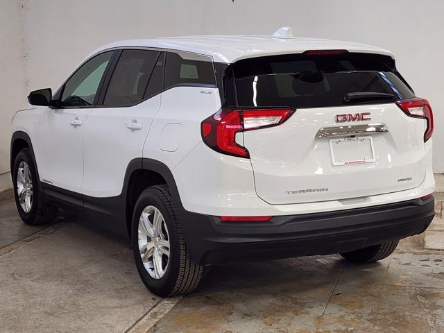 Photo of 2024 Summit White GMC Terrain