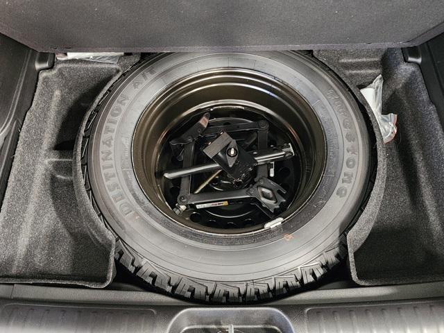 Photo of 2021 Diamond Black Crystal Pearlcoat Jeep Cherokee