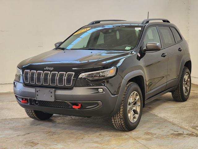 Photo of 2021 Diamond Black Crystal Pearlcoat Jeep Cherokee