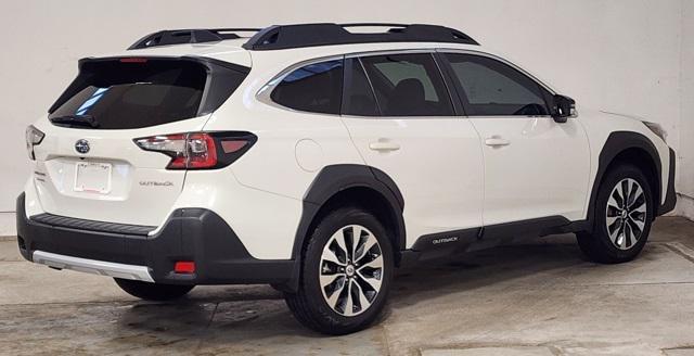 Photo of 2024 Crystal White Pearl Subaru Outback