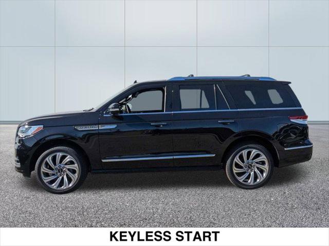 Photo of 2023 INFINITE BLACK Lincoln Navigator