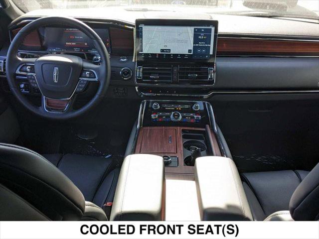 Photo of 2023 INFINITE BLACK Lincoln Navigator