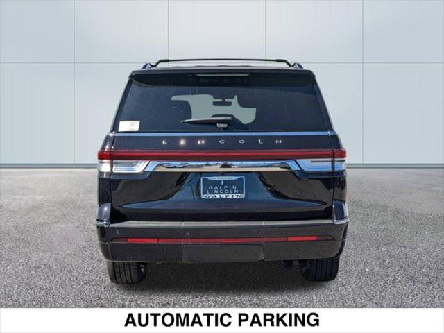 Photo of 2023 INFINITE BLACK Lincoln Navigator