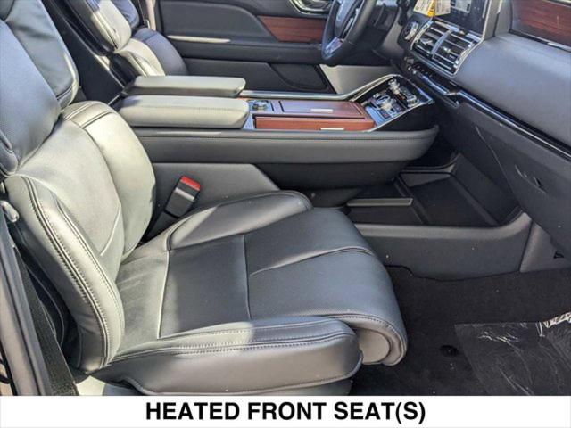 Photo of 2023 INFINITE BLACK Lincoln Navigator