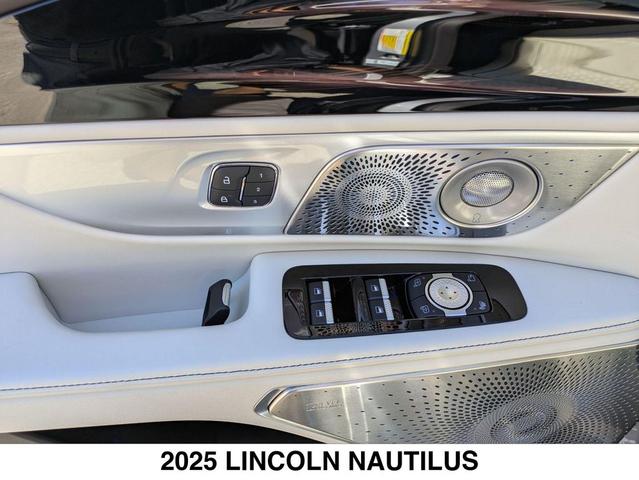 Photo of 2025 Lustrous Gray Metallic Lincoln Nautilus